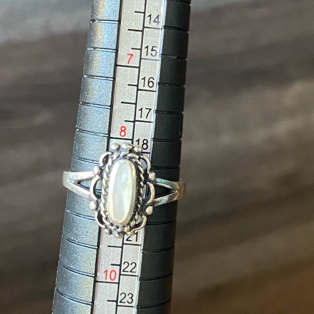 Silver Ring - Picture 4 of 4